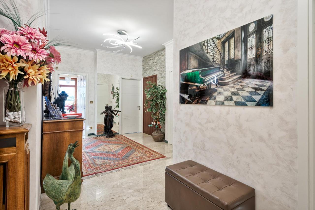 B&B In Riva Al Lago 아비글리아나 외부 사진